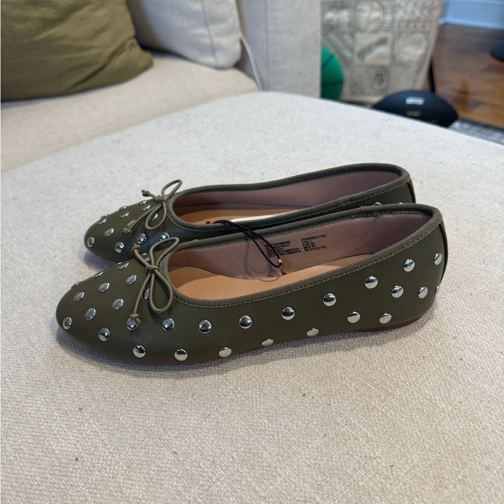 Time and Tru Women's Studded Ballet Flat, Matte Green, Sz 7, NWT - Picture 3 of 7